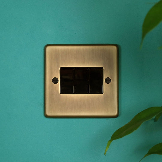 Antique Brass 3 Gang 2 Way Switch