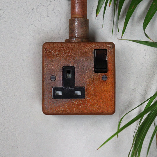Rusted Single Socket