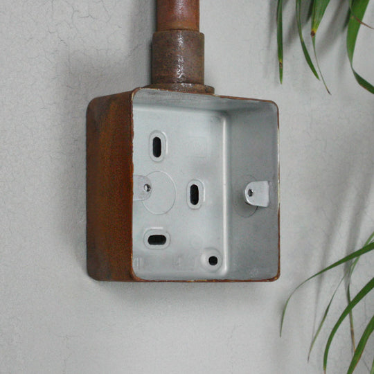 Rusted Single Back Box