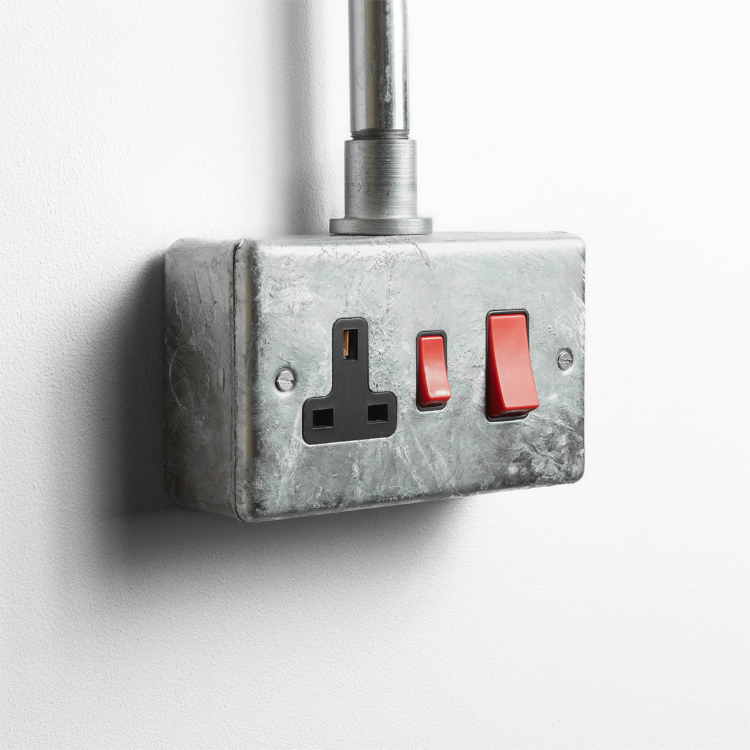 Galvanised 45amp Cooker Switch With Socket