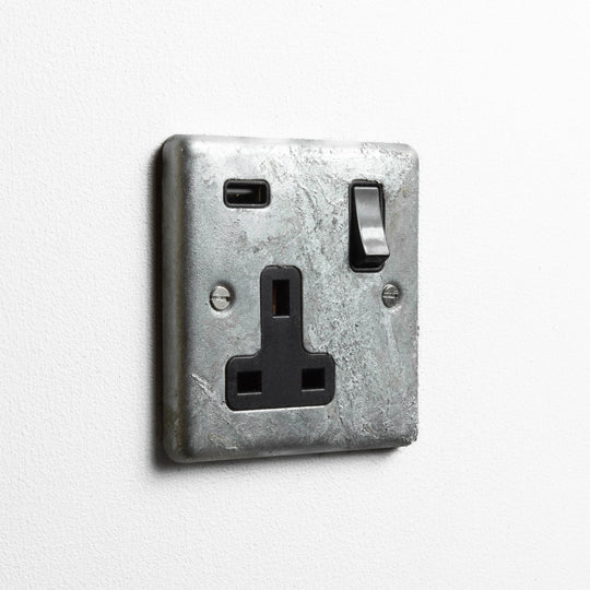 Galvanised Single Socket with USB