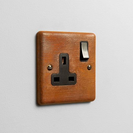 Rusted Single Socket