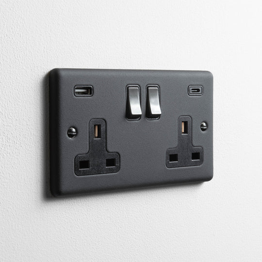 Textured Black Double Socket With USB A & C