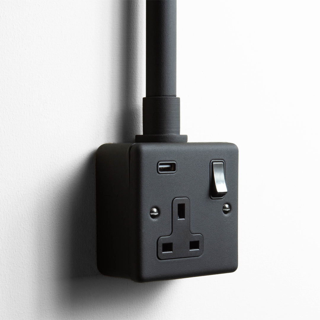 Textured Black Single Socket With USB