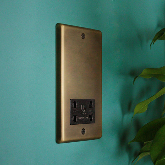 Antique Brass Dual Voltage Shaver Socket