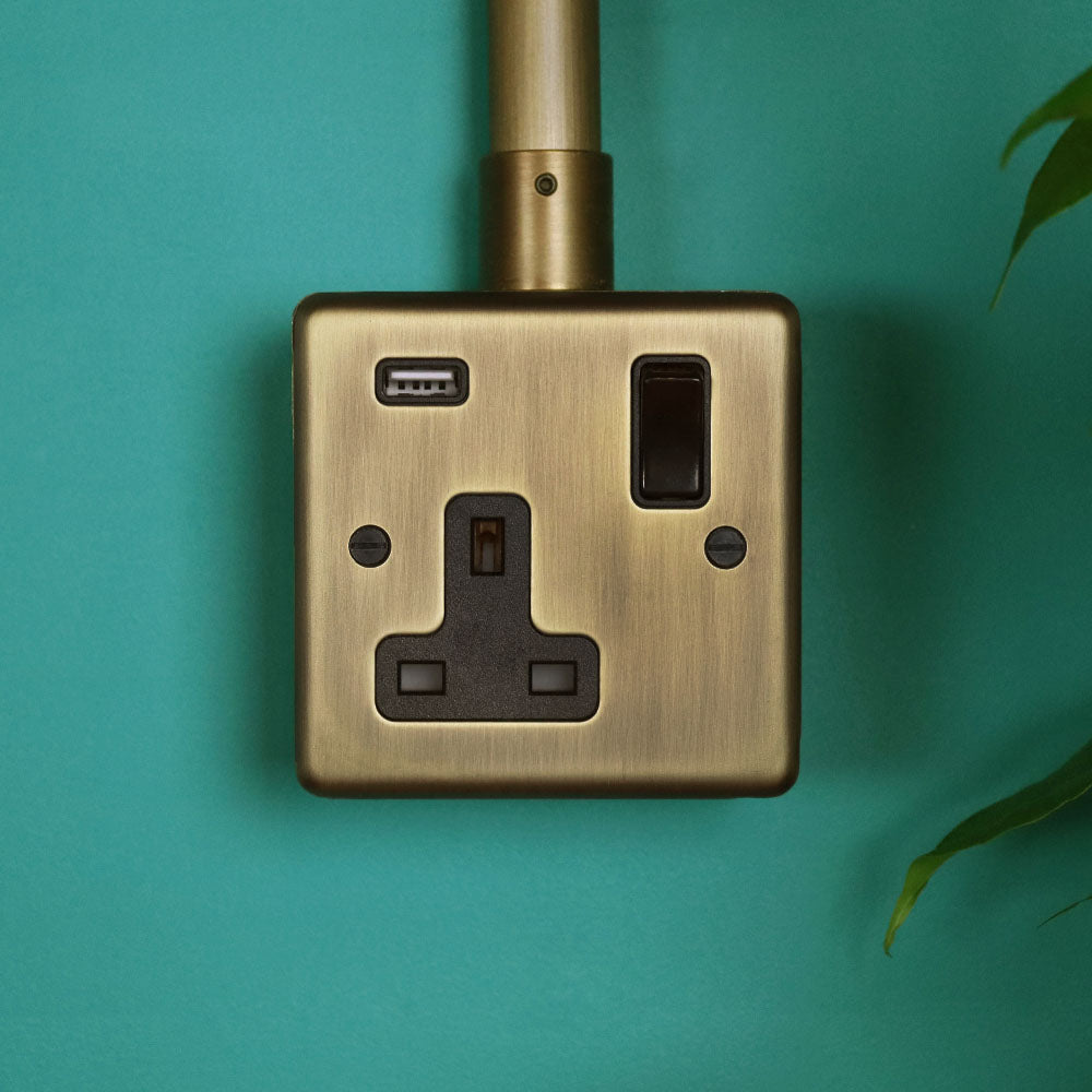 Antique Brass Single Socket with USB
