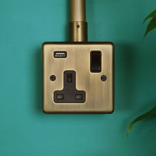 Antique Brass Single Socket with USB