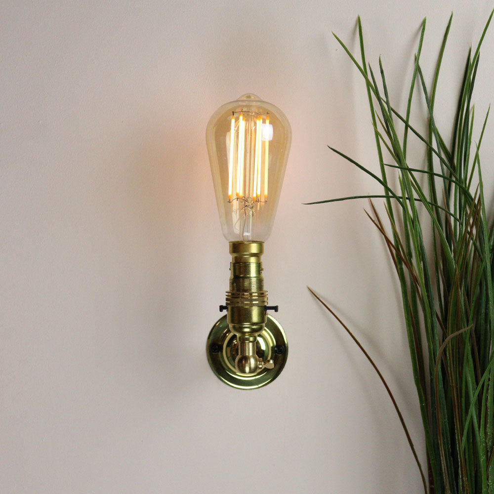 B22 Switched Period Wall Light