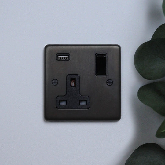 Dark Bronze Single Socket with USB