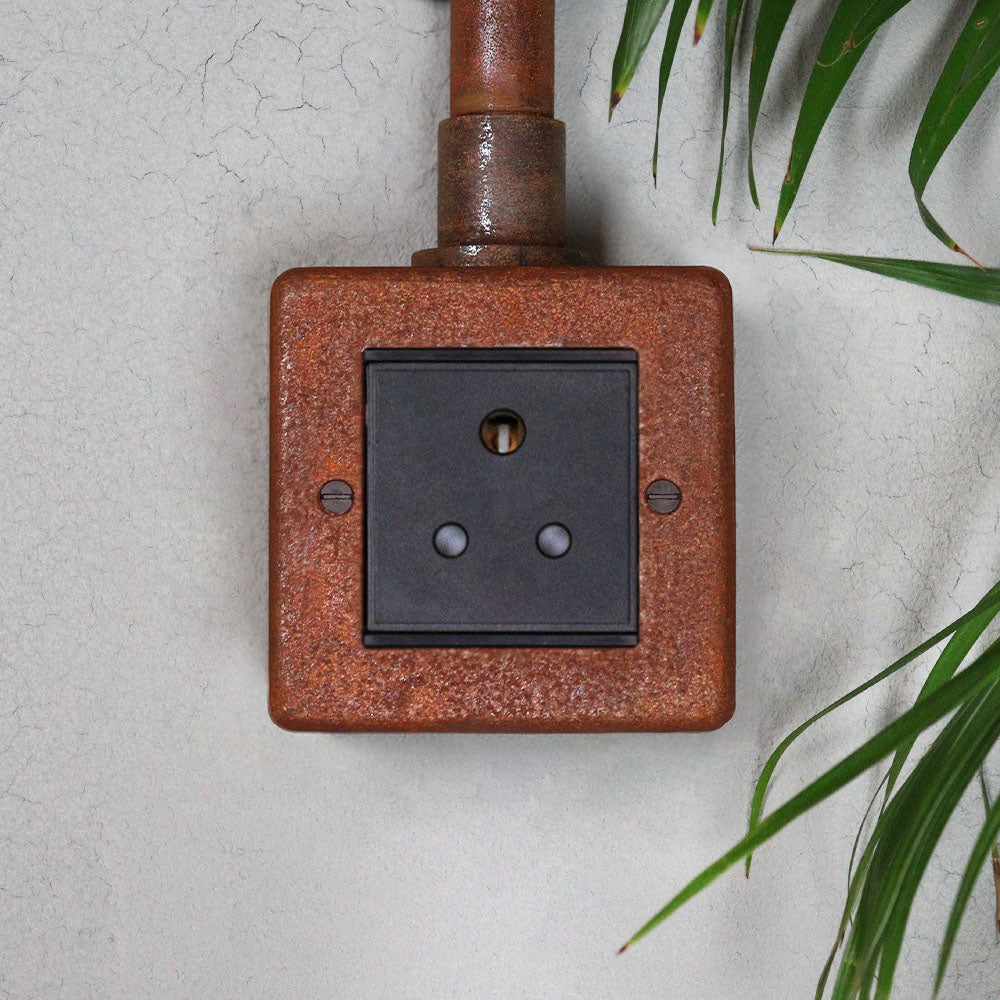 Rusted 5A Socket
