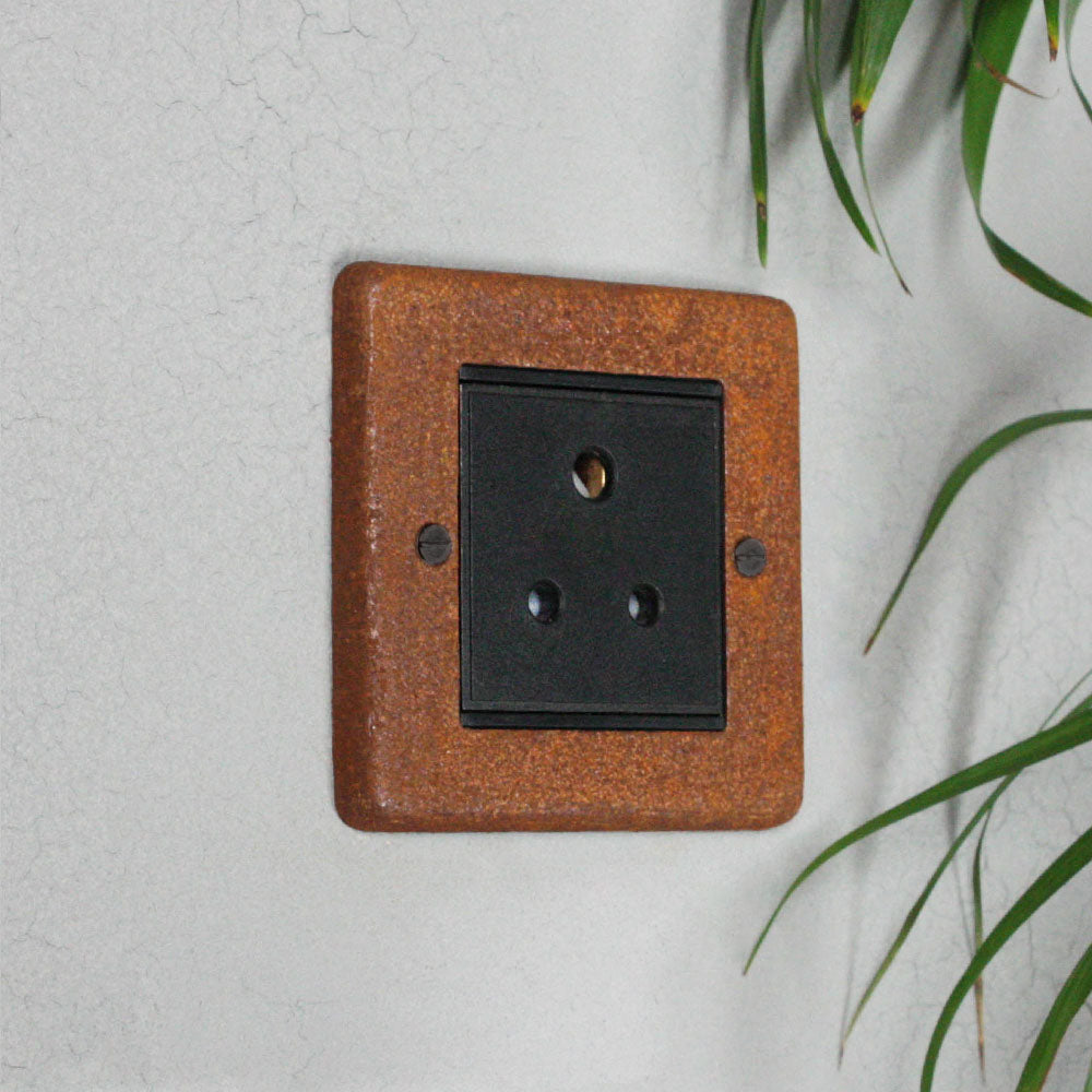 Rusted 5A Socket