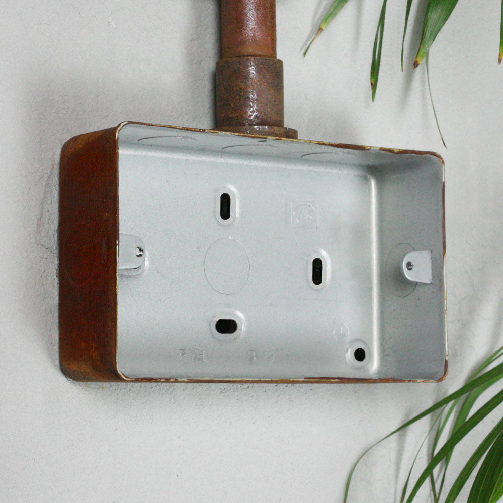 Rusted Double Back Box